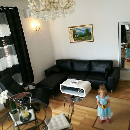 Ana Apartment Pula Extérieur photo