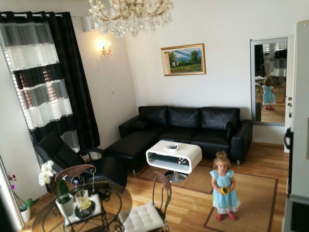 Ana Apartment Pula Extérieur photo