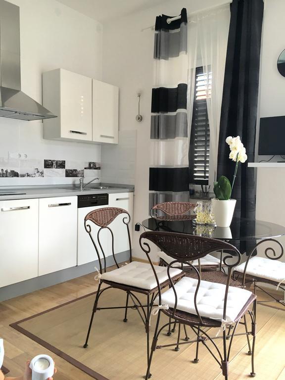 Ana Apartment Pula Extérieur photo